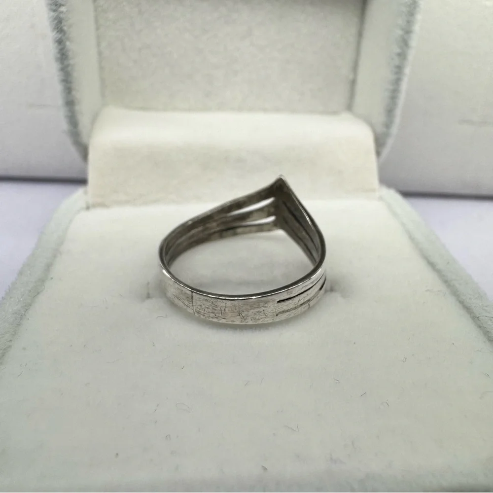 Triple Chevron 925 Sterling Silver Ring Band Size 5.25